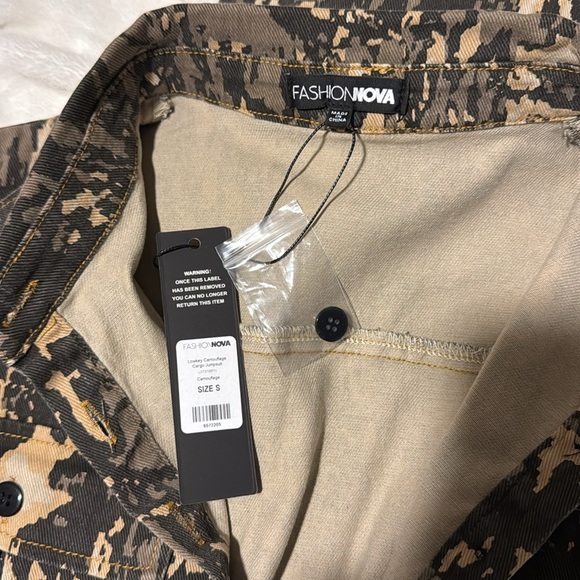 Fashion Nova camo jumpsuit - Picture 2 of 3